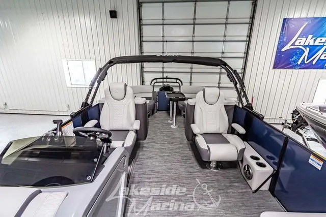 Slide: The Image of Godfrey Monaco 235 SB GTP 27 in. Center Tube Package 2025 - 15