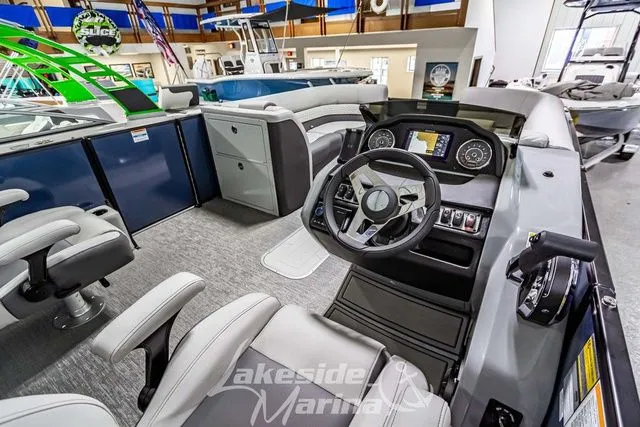 Slide: The Image of Godfrey Monaco 235 SB GTP 27 in. Center Tube Package 2025 - 19