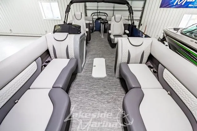 Slide: The Image of Godfrey Monaco 235 SB GTP 27 in. Center Tube Package 2025 - 9