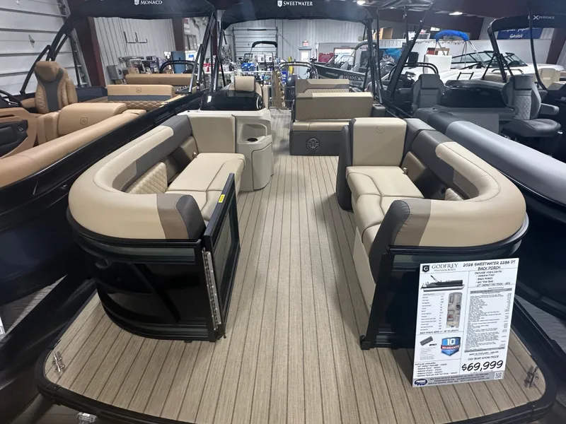 Slide: The Image of Godfrey SWEETWATER 2286DT 2026 - 4