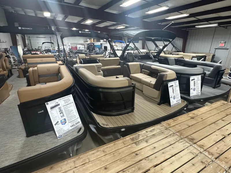 Slide: The Image of Godfrey SWEETWATER 2286DT 2026 - 5