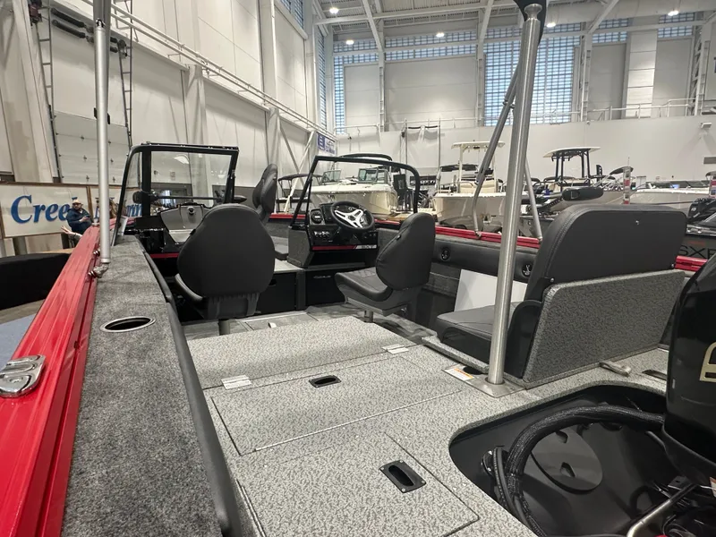 Slide: The Image of Starweld 17 SXT 2026 - 7