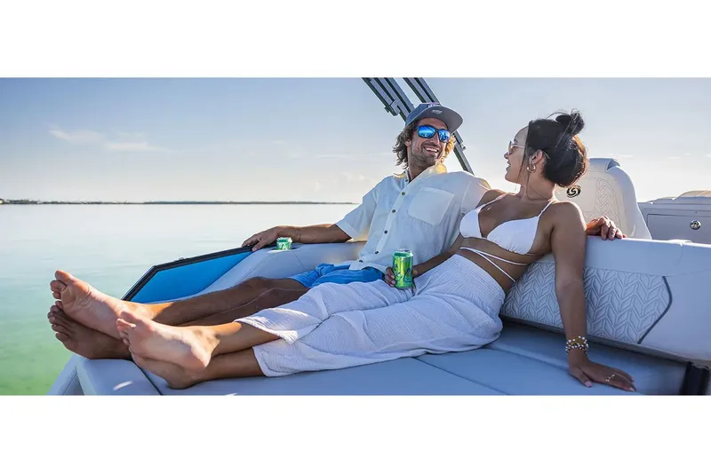 Slide: The Image of Hurricane FunDeck 2360 SFL 2026 - 15