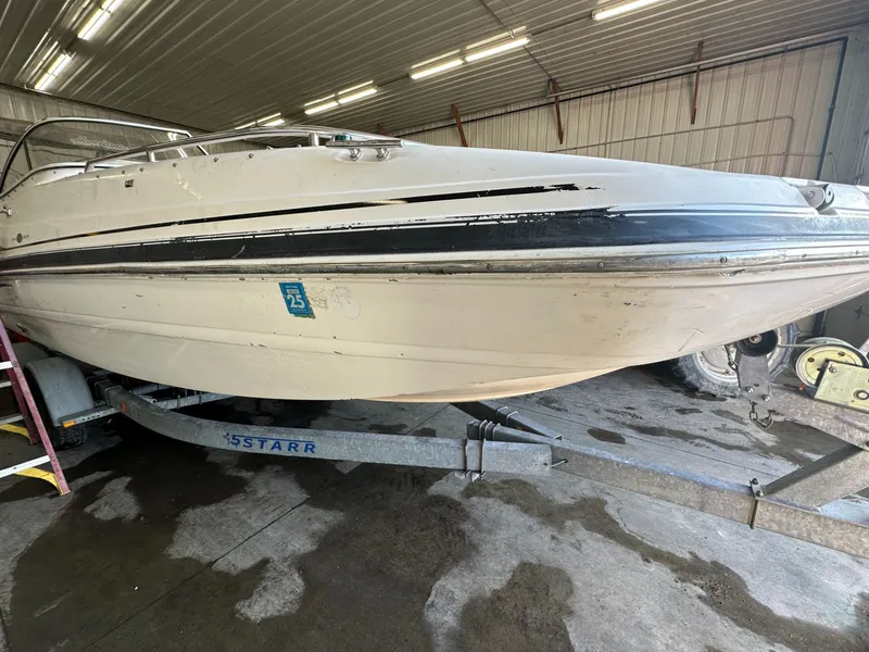 Slide: The Image of Hurricane SunDeck 237 I/O 2005 - 20