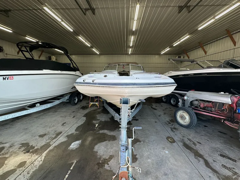 Slide: The Image of Hurricane SunDeck 237 I/O 2005 - 21