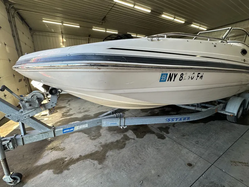 Slide: The Image of Hurricane SunDeck 237 I/O 2005 - 22