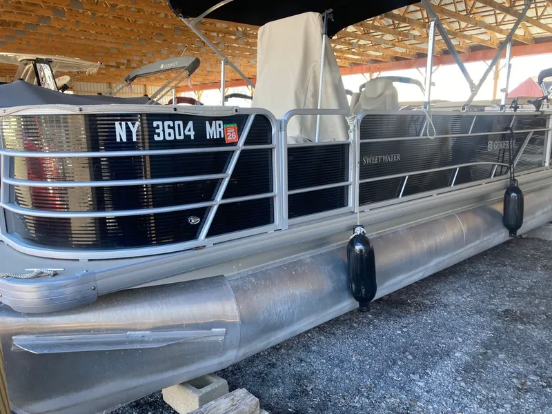 The Image of Godfrey Sweetwater 2286 CC 2020 - 1