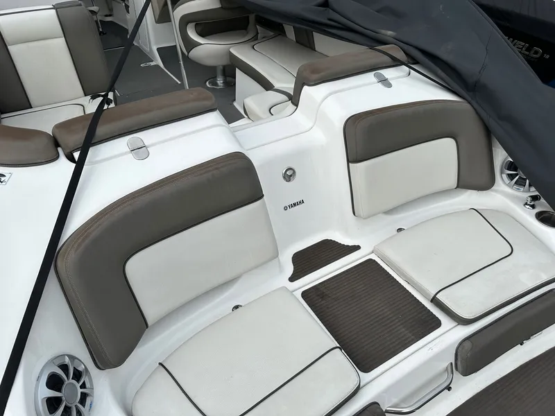 Slide: The Image of Yamaha 242 Limited S 2012 - 5