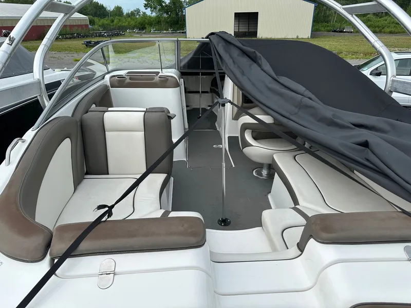 Slide: The Image of Yamaha 242 Limited S 2012 - 6