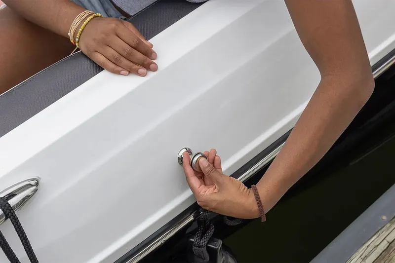 Slide: The Image of Hurricane SunDeck 235 OB 2026 - 12