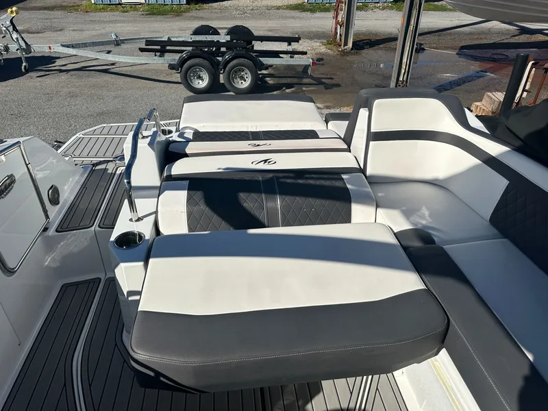 Slide: The Image of Monterey M4 2020 - 15