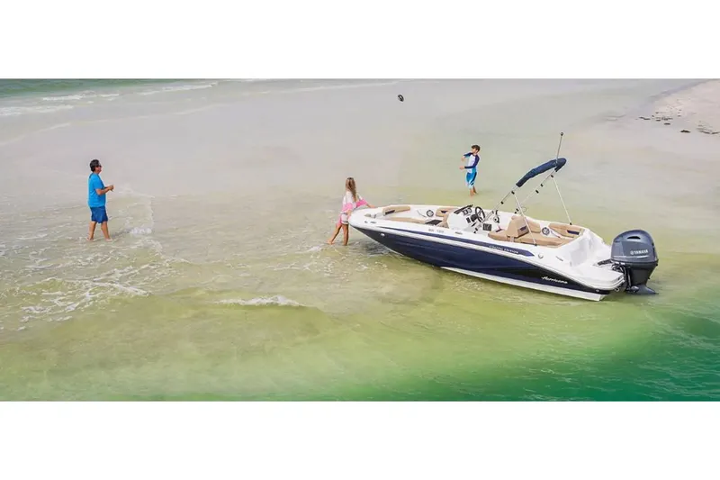 Slide: The Image of Hurricane SunDeck Sport 185 OB 2025 - 25