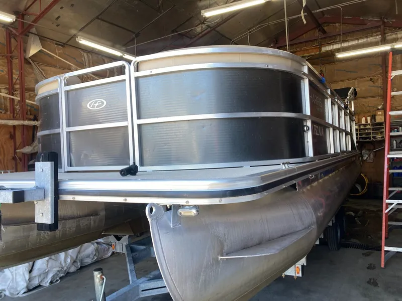 Slide: The Image of Harris Cruiser 240 2013 - 12