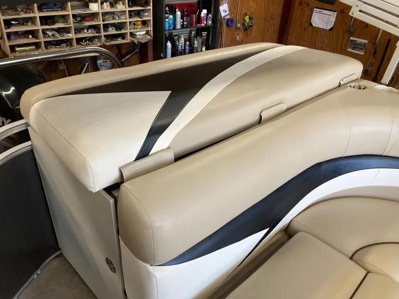 Slide: The Image of Harris Cruiser 240 2013 - 4