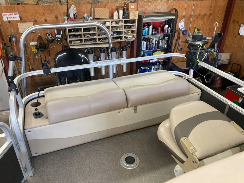 Slide: The Image of Sun Tracker Fishin' Barge 22 XP3 2016 - 12