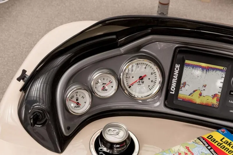 Slide: The Image of Sun Tracker Fishin' Barge 22 XP3 2016 - 29