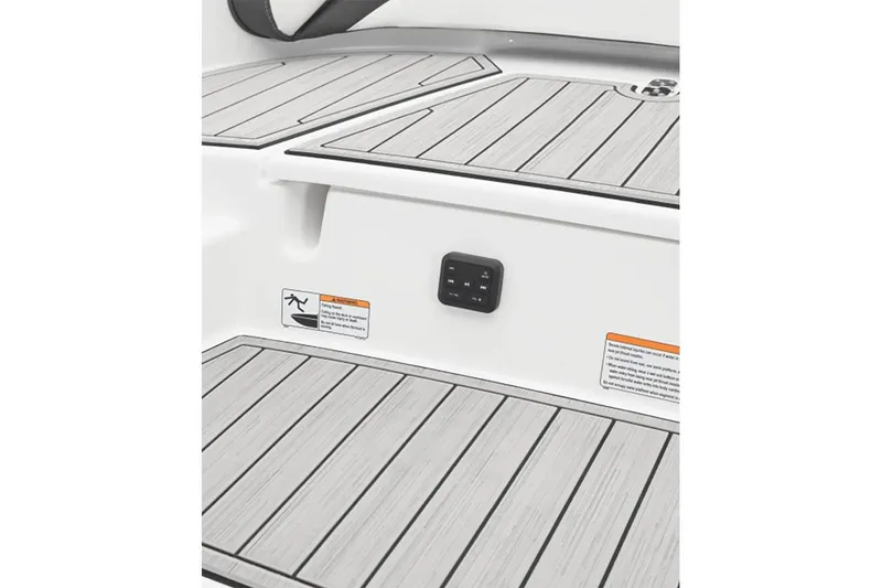 Slide: The Image of Yamaha 195S 2024 - 19