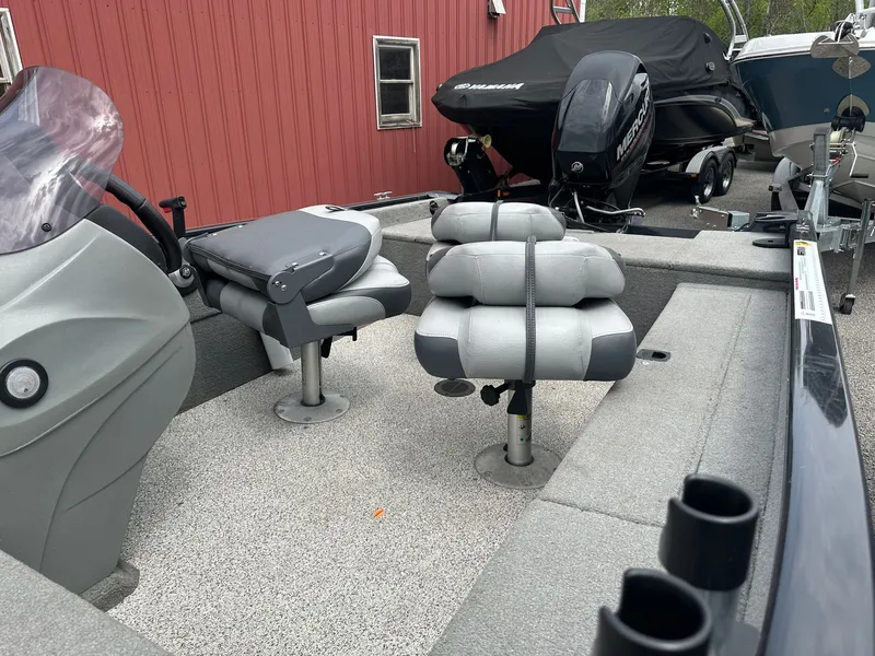 Slide: The Image of Tracker Super Guide V-16 SC 2013 - 8