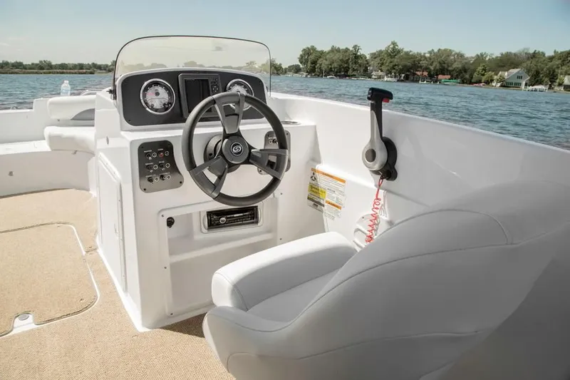 Slide: The Image of Hurricane SunDeck Sport 188 OB 2015 - 19