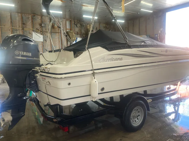 Slide: The Image of Hurricane SunDeck Sport 188 OB 2015 - 4