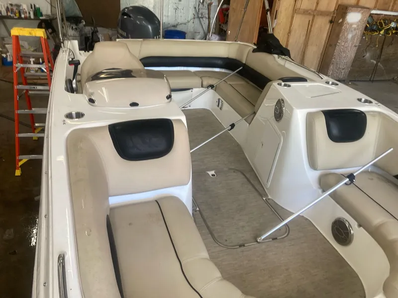 Slide: The Image of Hurricane SunDeck Sport 188 OB 2015 - 9