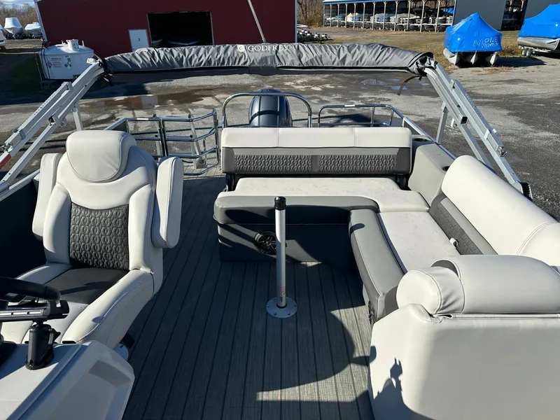 Slide: The Image of Godfrey Sweetwater 2286 SFL 2023 - 6