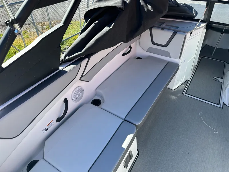 Slide: The Image of Yamaha AR220 2025 - 10