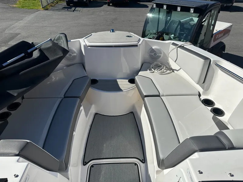 Slide: The Image of Yamaha AR220 2025 - 11