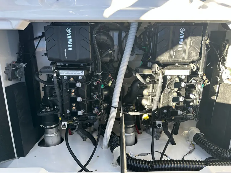 Slide: The Image of Yamaha AR220 2025 - 12