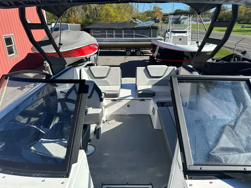 Slide: The Image of Yamaha AR220 2025 - 13