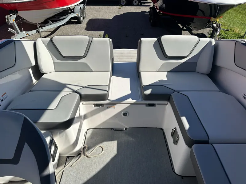 Slide: The Image of Yamaha AR220 2025 - 8