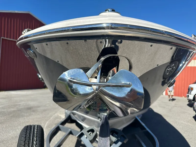 Slide: The Image of Regal 2800 Bowrider 2021 - 21