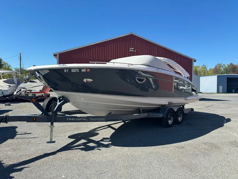 Slide: The Image of Regal 2800 Bowrider 2021 - 22