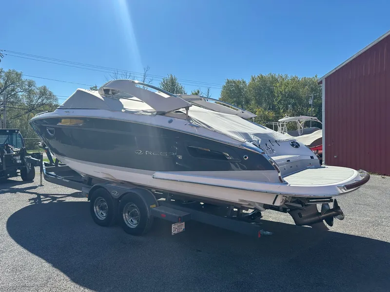 Slide: The Image of Regal 2800 Bowrider 2021 - 23