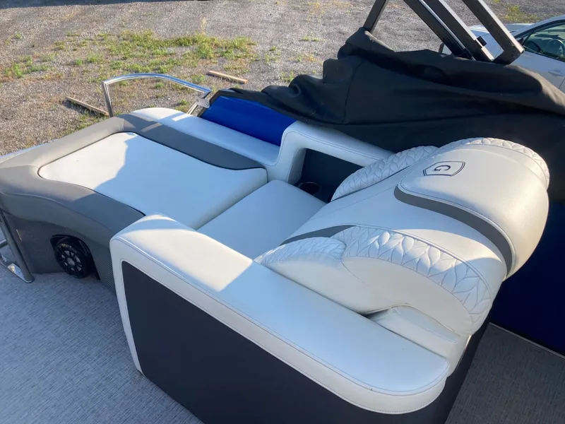 Slide: The Image of Monaco 235 RL 2021 - 13