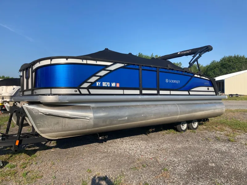 Slide: The Image of Monaco 235 RL 2021 - 2