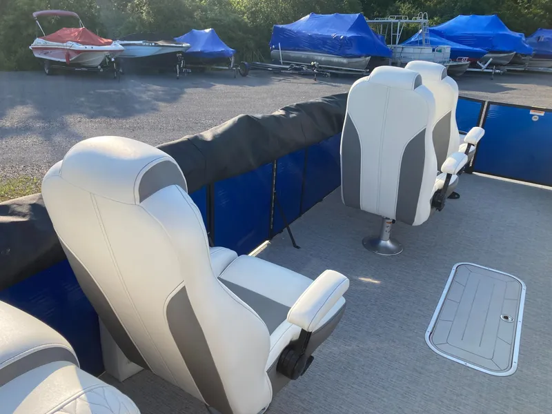 Slide: The Image of Monaco 235 RL 2021 - 8