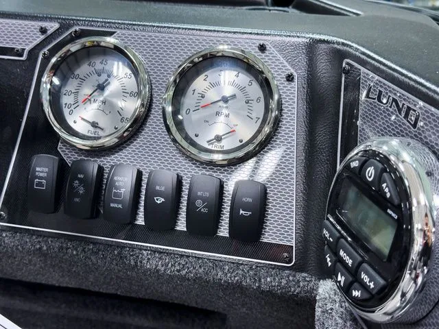 Slide: The Image of Lund 1675 Adventure Sport 2026 - 10