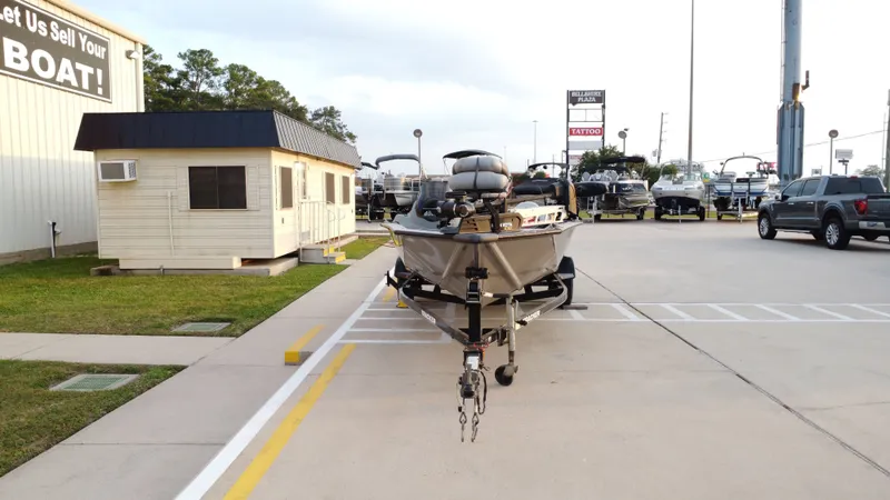 Slide: The Image of Tracker 190 2015 - 9