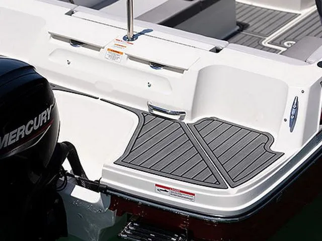 Slide: The Image of Bayliner VR4 Bowrider OB 2023 - 3