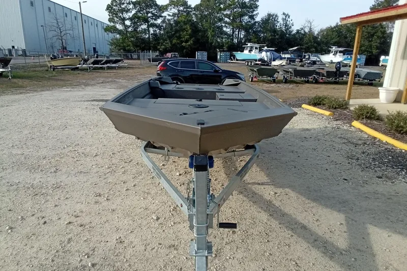 Slide: The Image of 2021 Alweld 1548VV Marsh RD Tiller boat on trailer in outdoor lot. - 5