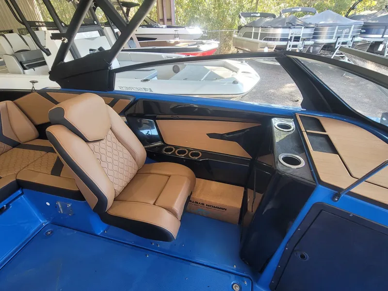 Slide: The Image of Yamaha 222XE 2025 - 8