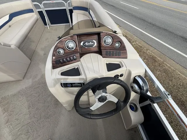 Slide: The Image of Avalon LS 2300 2014 - 10