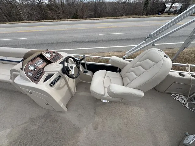 Slide: The Image of Avalon LS 2300 2014 - 11