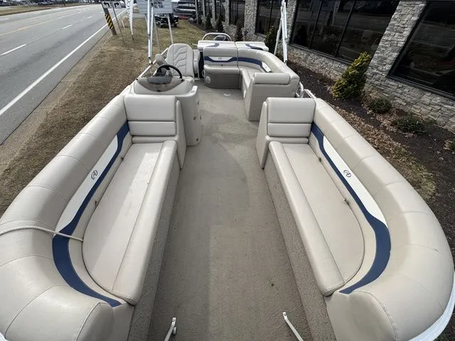 Slide: The Image of Avalon LS 2300 2014 - 6