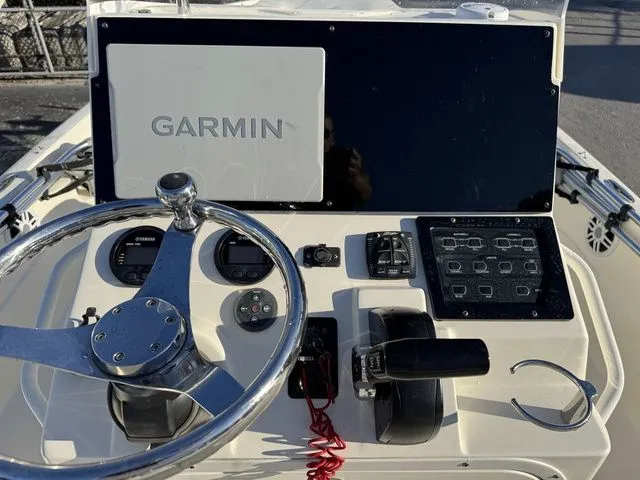 Slide: The Image of Skeeter SX230 2022 - 13