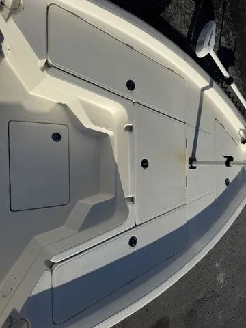 Slide: The Image of Skeeter SX230 2022 - 16