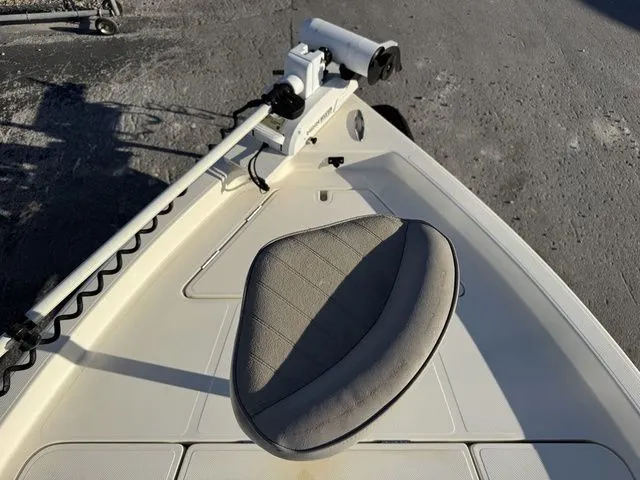 Slide: The Image of Skeeter SX230 2022 - 18