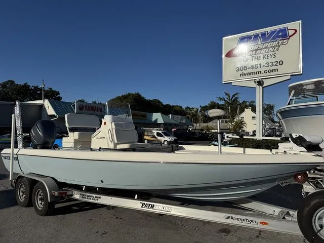 Slide: The Image of Skeeter SX230 2022 - 2