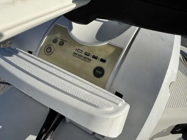 Slide: The Image of Skeeter SX230 2022 - 20